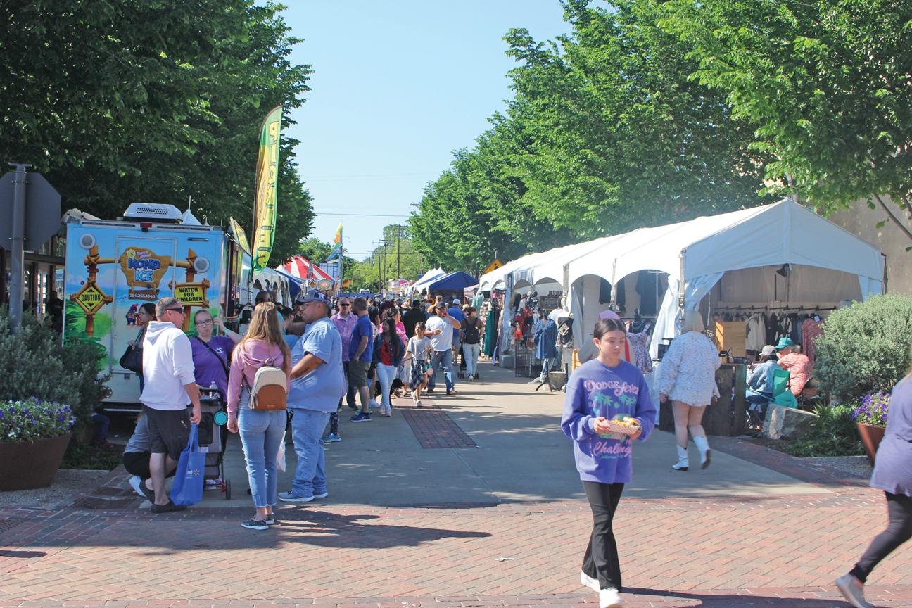 2024 ENNIS TRAILS AND FESTIVAL (photos by Michael Seiber